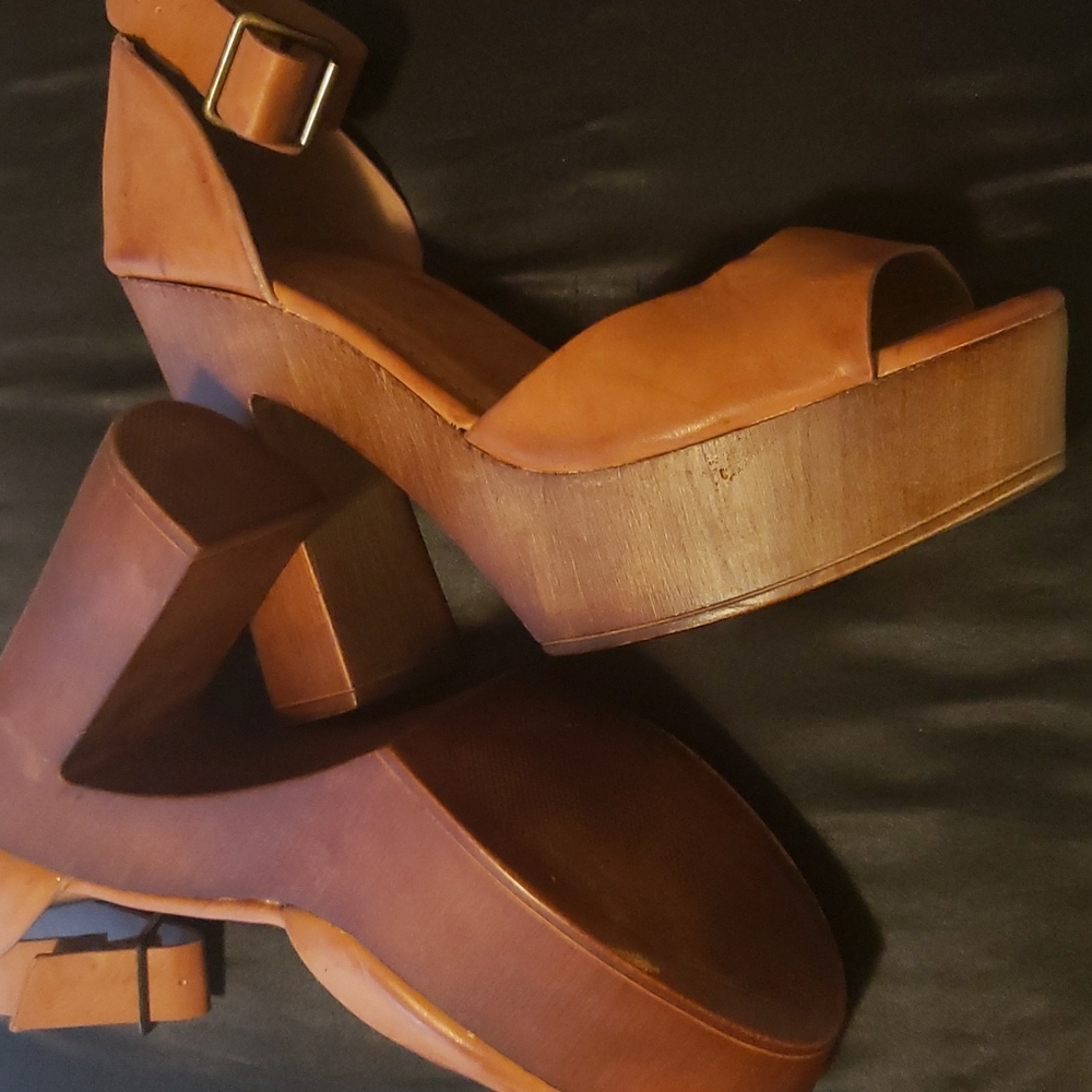 Sandal - Picture 4 of 4
